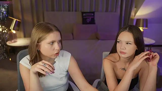 Snapshot of Tiana_Princesss chatting on October 31, 3:35 pm Tiana Princesss online show from October 31, 3:35 pm