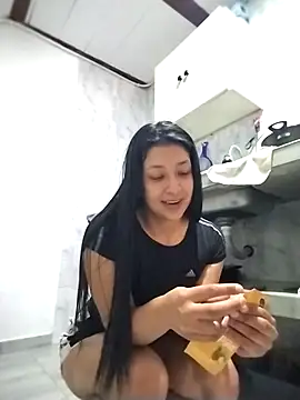 Snapshot of Coralaine_96 chatting on September 9, 3:55 pm Coralaine 96 online show from September 9, 3:55 pm