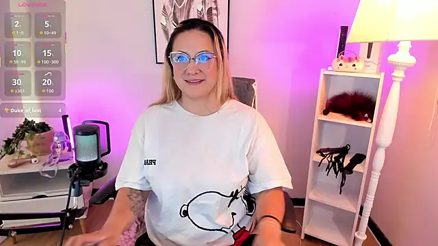 hollie joliie online show from March 31, 12:16 pm