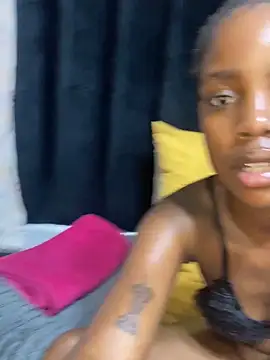 Littlebunny33 online show from April 3, 1:20 pm