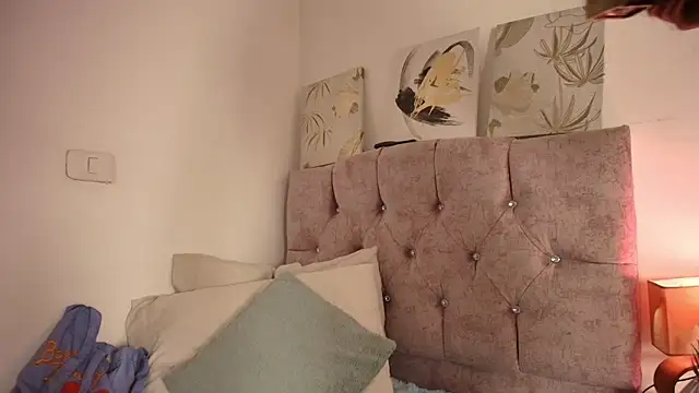 Dulce Bella  online show from January 14, 11:42 pm