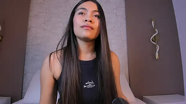 allie bruce online show from December 19, 2:40 am