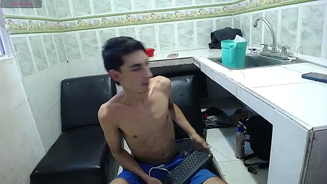 Snapshot of Golosa_hard_sex chatting on November 1, 10:01 pm Golosa hard sex online show from November 1, 10:01 pm