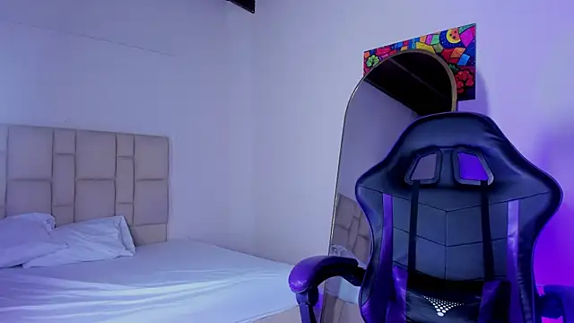 JennyLawrence online show from November 8, 8:07 pm