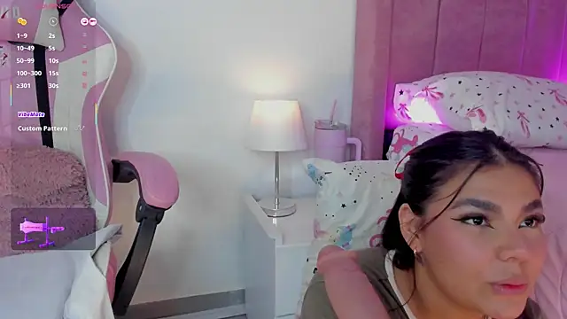 AliceThundeer online show from October 26, 4:07 am