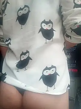 Snapshot of NiceBadgera chatting on October 8, 8:23 am NiceBadgera online show from October 8, 8:23 am