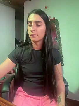 Snapshot of lola_diez chatting on October 8, 7:11 pm lola diez online show from October 8, 7:11 pm