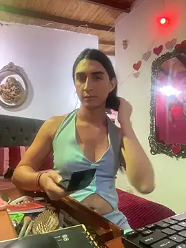 Snapshot of lola_diez chatting on October 11, 10:19 pm lola diez online show from October 11, 10:19 pm