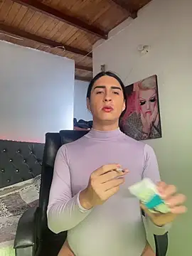 Snapshot of lola_diez chatting on November 20, 6:07 pm lola diez online show from November 20, 6:07 pm