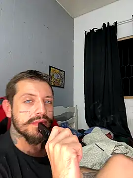 Snapshot of Luccaskonig chatting on November 21, 3:16 am Luccaskonig online show from November 21, 3:16 am