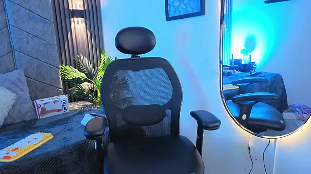 1Anya online show from December 13, 8:14 pm