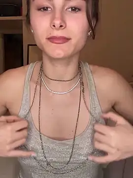 SophiiaStarr online show from April 3, 7:12 pm