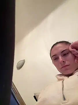 SophiiaStarr online show from April 12, 5:40 pm