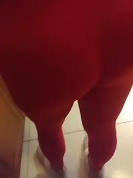 Snapshot of MiriandZacki chatting on December 14, 9:58 am MiriandZacki online show from December 14, 9:58 am