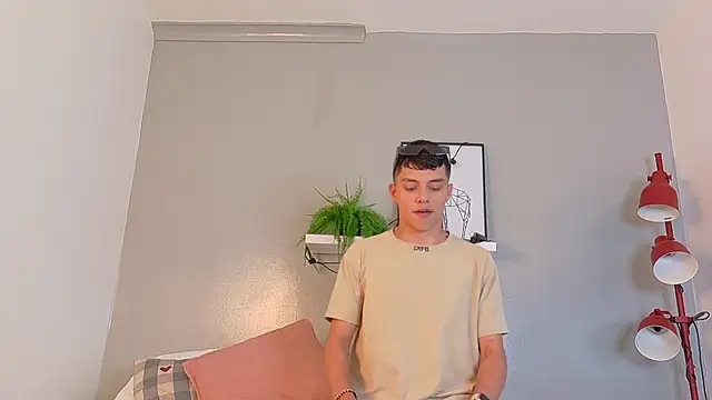 AAronBaker  online show from September 27, 7:41 pm