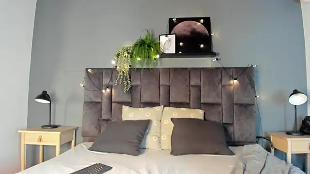 AAronBaker  online show from October 9, 7:34 pm