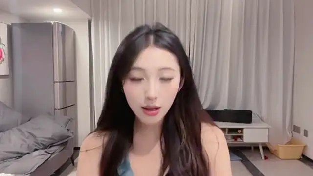 Snapshot of ZhaoZhao-ZM chatting on September 25, 1:15 pm ZhaoZhao-ZM online show from September 25, 1:15 pm