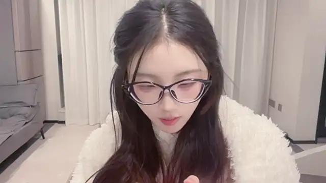 Snapshot of ZhaoZhao-ZM chatting on November 11, 1:55 pm ZhaoZhao-ZM online show from November 11, 1:55 pm