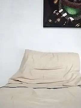 latinblack16 online show from October 22, 3:40 am