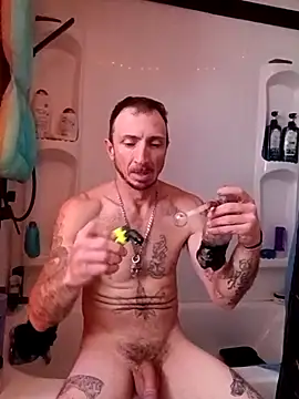 Mrluckstick online show from December 2, 5:30 pm