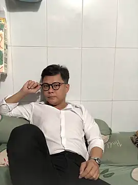 Snapshot of datnguyenvn chatting on February 1, 5:39 am datnguyenvn online show from February 1, 5:39 am