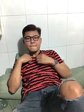 Snapshot of datnguyenvn chatting on February 2, 9:19 am datnguyenvn online show from February 2, 9:19 am