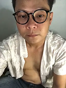 Snapshot of datnguyenvn chatting on February 9, 8:18 am datnguyenvn online show from February 9, 8:18 am