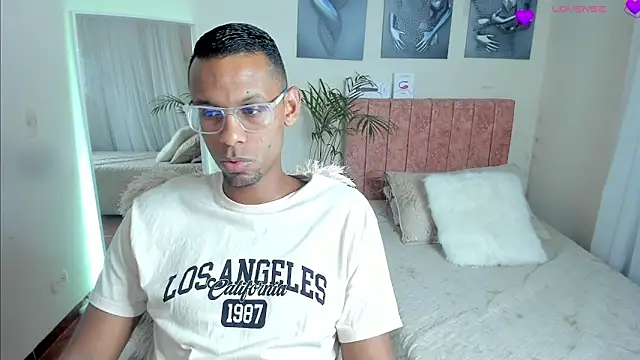 KingEdward  online show from November 14, 11:09 am