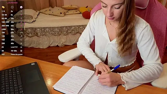 Naughty Bunny  online show from October 30, 2:46 am