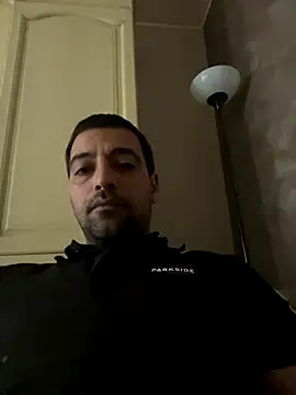 darkparadi online show from September 27, 9:58 am