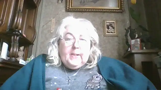 Snapshot of Lala-Love56 chatting on November 17, 12:44 pm Lala-Love56 online show from November 17, 12:44 pm