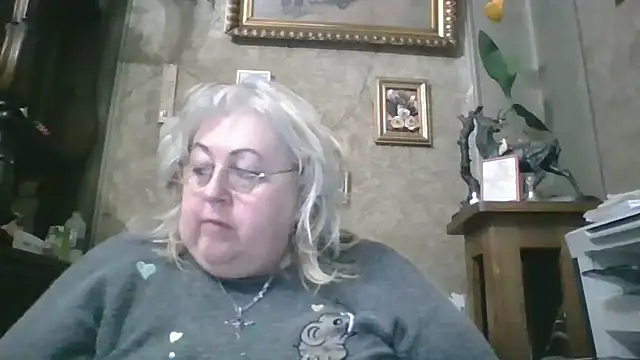 Snapshot of Lala-Love56 chatting on November 18, 6:45 pm Lala-Love56 online show from November 18, 6:45 pm