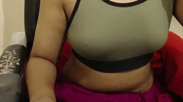 Snapshot of erotic_indiancam chatting on October 9, 10:35 am erotic indiancam online show from October 9, 10:35 am