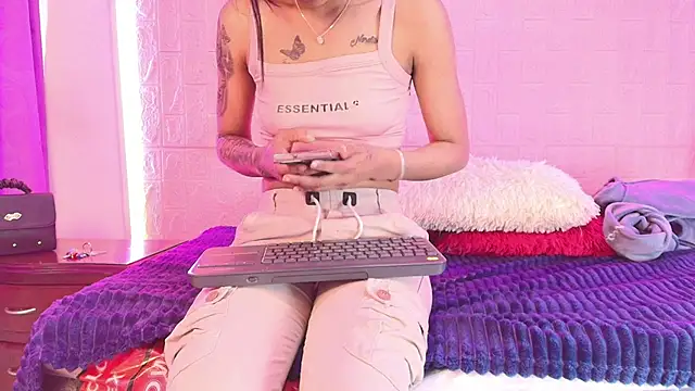 Snapshot of Baby_kinky-- chatting on October 8, 2:36 pm Baby kinky-- online show from October 8, 2:36 pm