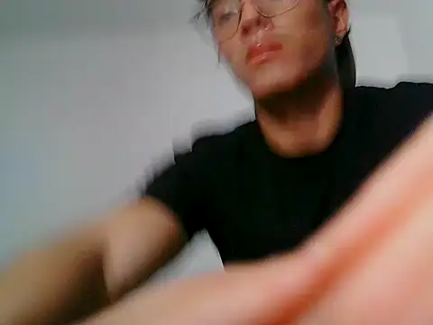 0anonimo bottom1 online show from April 13, 2:50 am