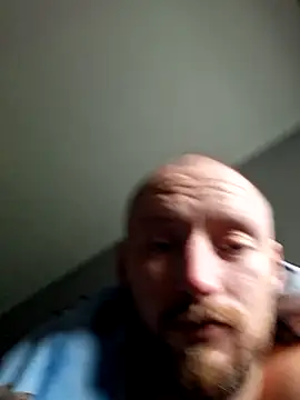 Snapshot of w124w124 chatting on February 28, 7:20 am w124w124 online show from February 28, 7:20 am