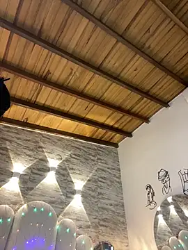 Snapshot of Kristy1_ chatting on December 16, 11:15 am Kristy1 online show from December 16, 11:15 am