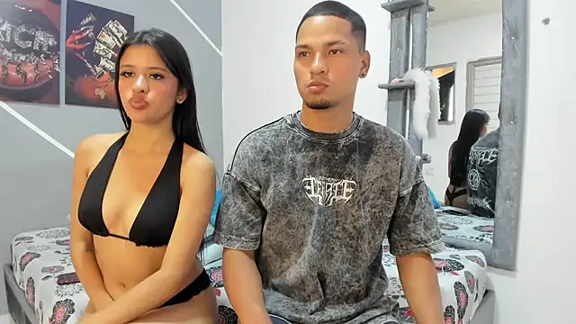 Sexy777Couple online show from April 18, 9:37 pm