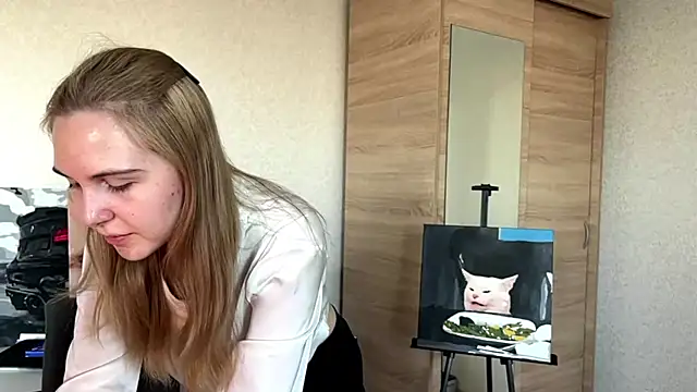 Myrira Light online show from September 11, 1:33 pm
