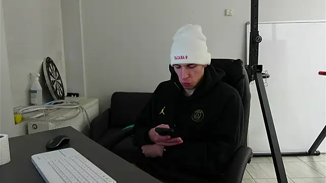 Ryan Dozer online show from November 30, 7:12 am