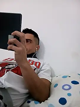 Andr3s69xxx online show from January 13, 9:09 pm