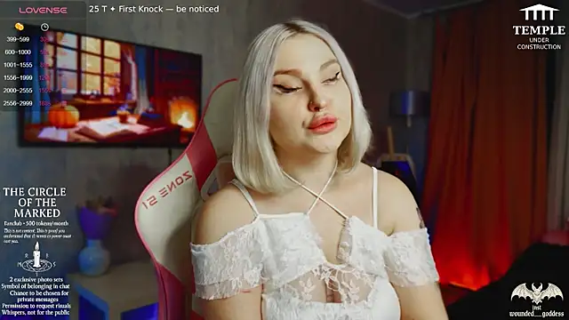 Snapshot of Wounded_Goddess_ chatting on November 9, 3:21 pm Wounded Goddess online show from November 9, 3:21 pm