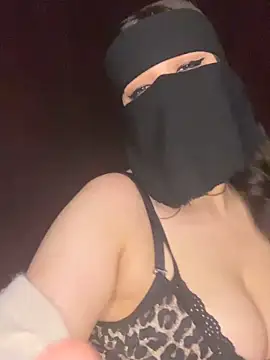 RooVaaN-Xx online show from December 18, 1:33 am