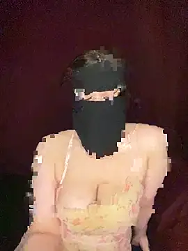 Snapshot of RooVaaN-Xx chatting on February 9, 3:27 pm RooVaaN-Xx online show from February 9, 3:27 pm