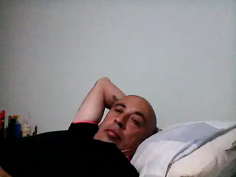 Snapshot of pablocesar1982 chatting on October 12, 4:00 am pablocesar1982 online show from October 12, 4:00 am