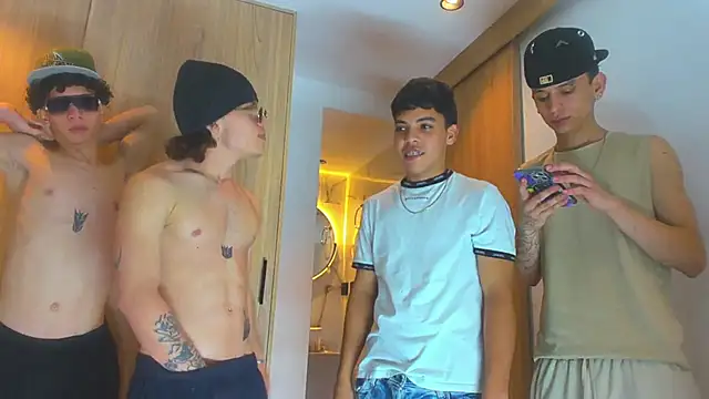 Snapshot of Latin_White_Boys chatting on September 19, 6:15 am Latin White Boys online show from September 19, 6:15 am