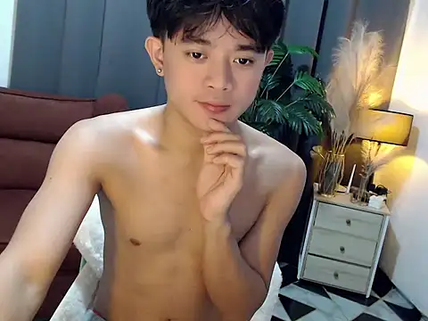 NautyBoyBrazeen 143 online show from April 27, 3:26 am