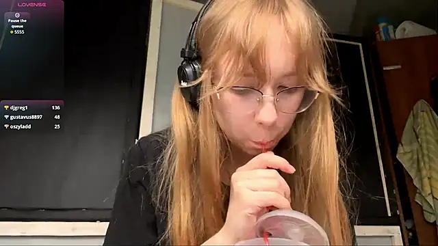 LouieRutt online show from September 15, 4:18 pm