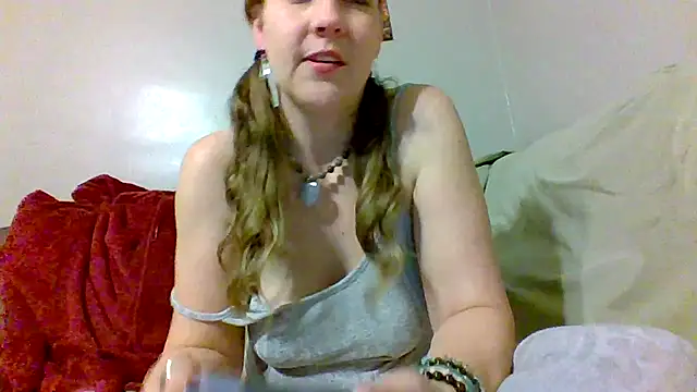 Snapshot of chickandherdick chatting on October 23, 5:07 am chickandherdick online show from October 23, 5:07 am