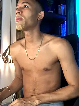 B Wild online show from October 12, 4:00 am